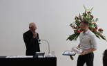 VIA Campus C_KDP til Lasse Krodal Pedersen overrakt af Ulrik Monse FOTO Louise Krogh Andersen5.JPG