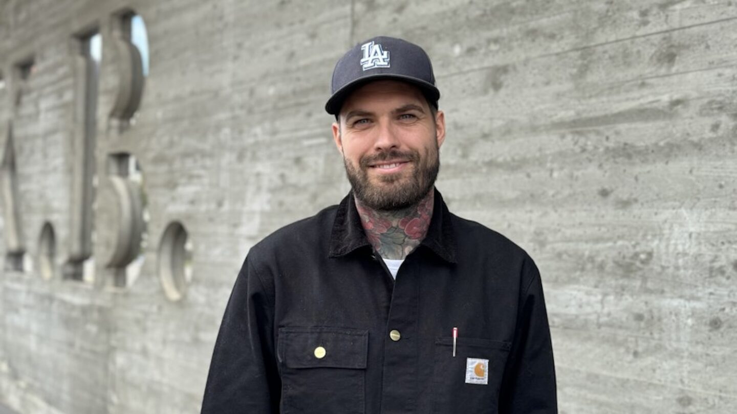 Martin Gøtze, der er byggeleder, bygningskonstruktørstuderende og tidligere tagdækker.